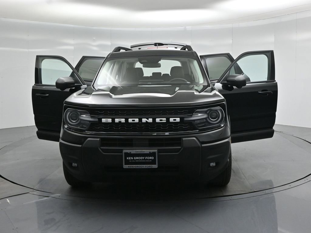 Certified 2025 Ford Bronco Sport Outer Banks w/ Outer Banks Tech Package+ AWD/4WD image 32