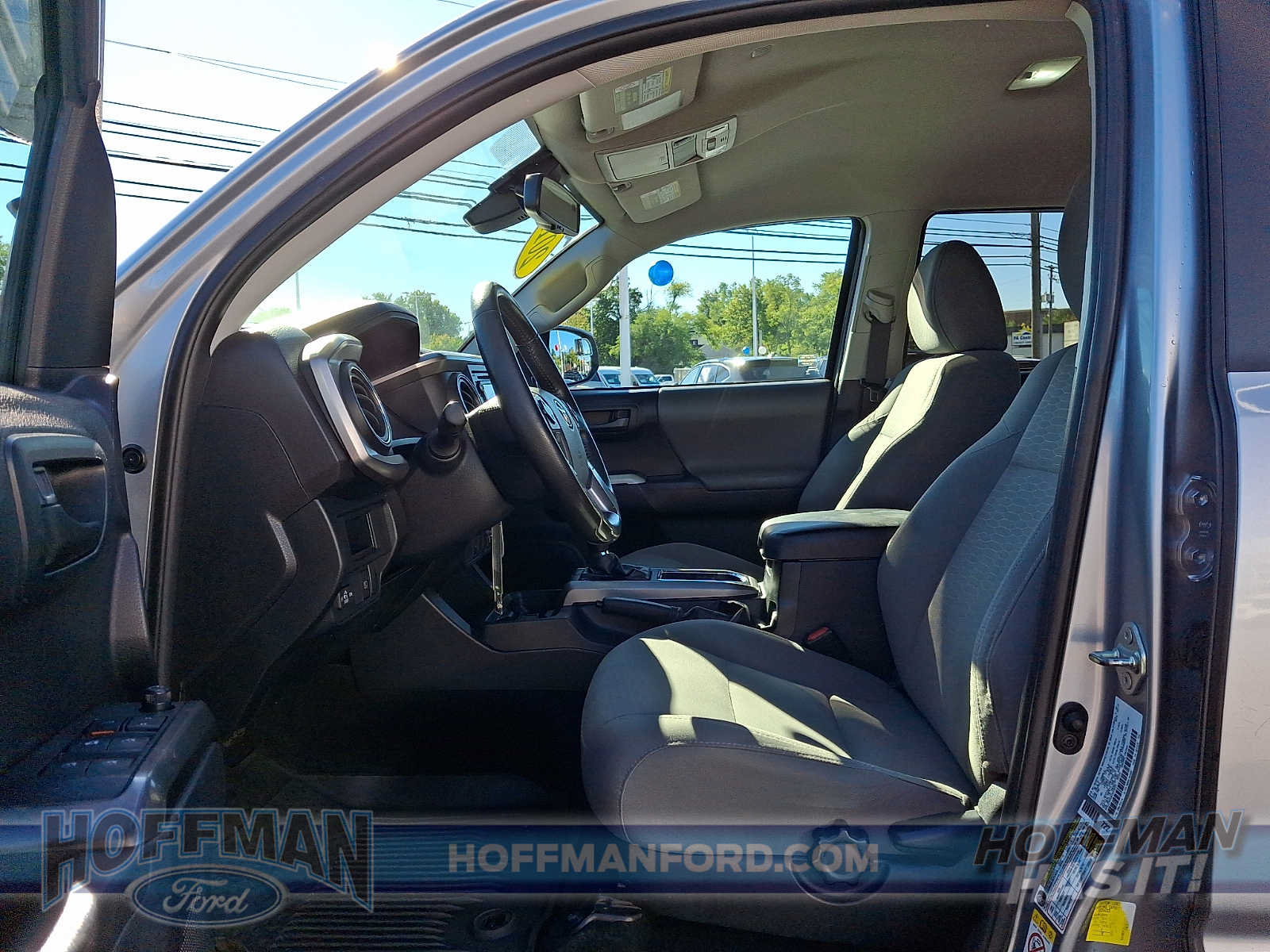 Used 2019 Toyota Tacoma SR5 AWD/4WD image 13