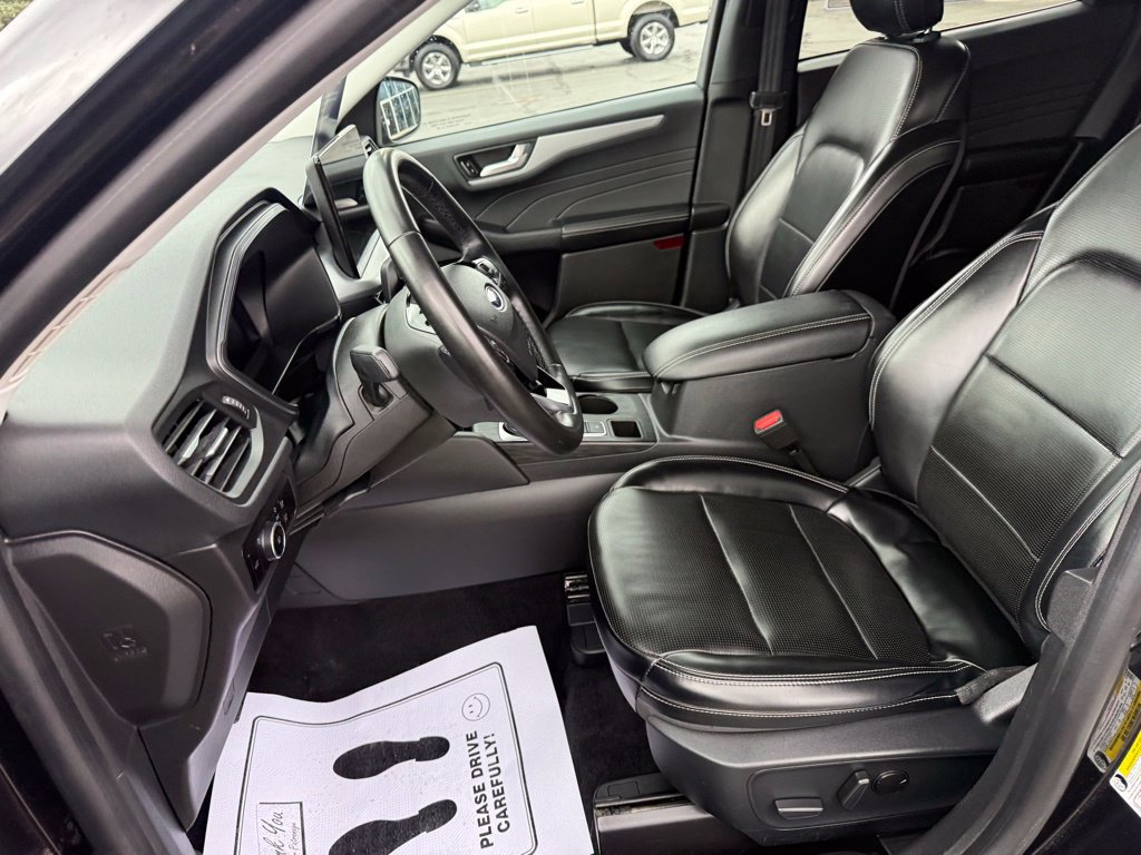 Certified 2024 Ford Escape Platinum AWD/4WD image 20