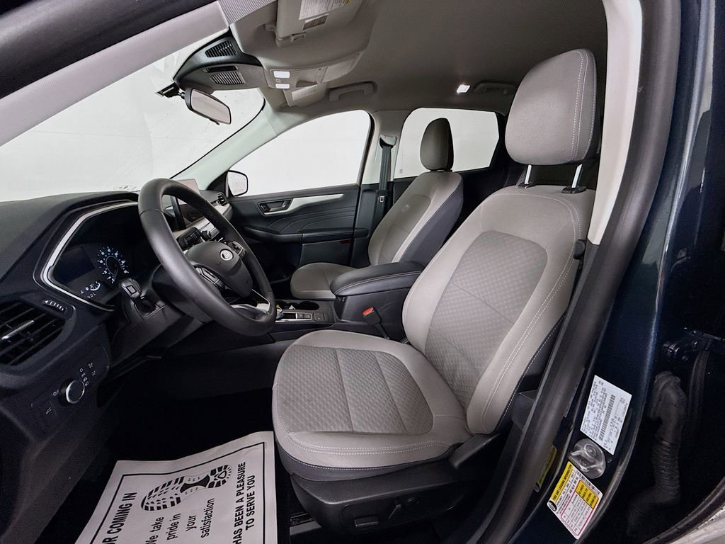 Certified 2022 Ford Escape SE w/ Convenience Package FWD image 2