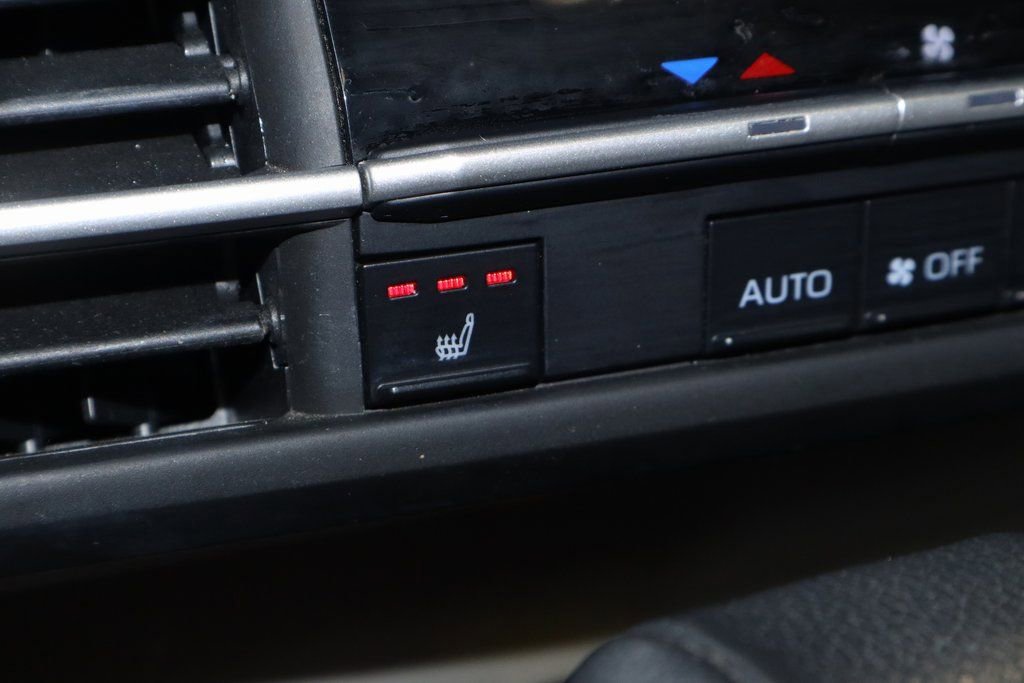 Used 2022 Toyota Sienna XLE w/ XLE Plus Package image 12