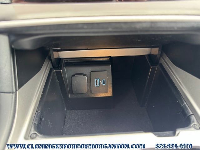 Certified 2023 Ford Explorer XLT image 32