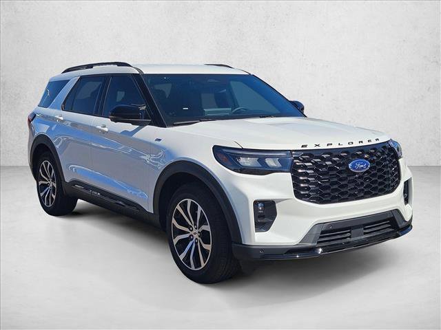 Certified 2025 Ford Explorer ST-Line RWD video 3