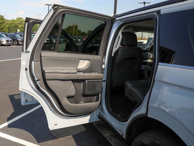 Certified 2025 Ford Expedition Active AWD/4WD image 27
