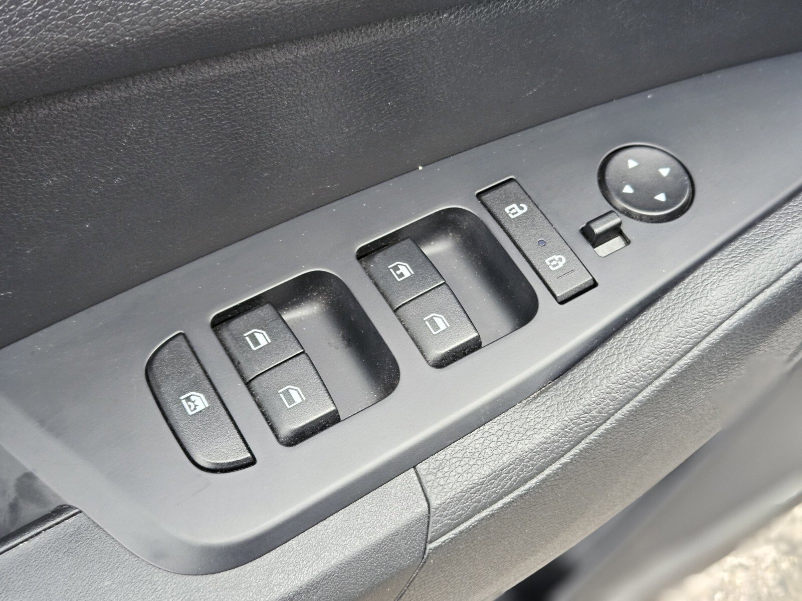 Used 2024 Kia Sportage LX image 18