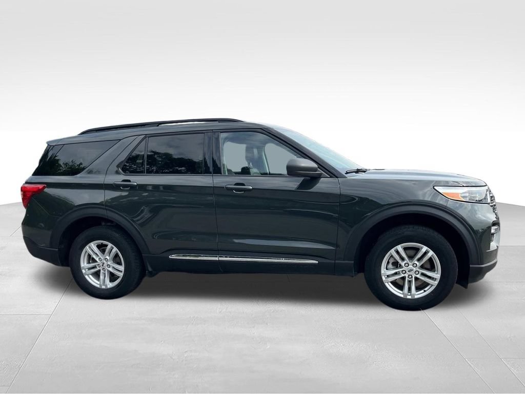 Certified 2024 Ford Explorer XLT w/ Equipment Group 202A AWD/4WD image 2