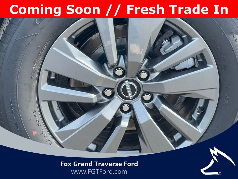 Used 2024 Nissan Pathfinder SV image 11