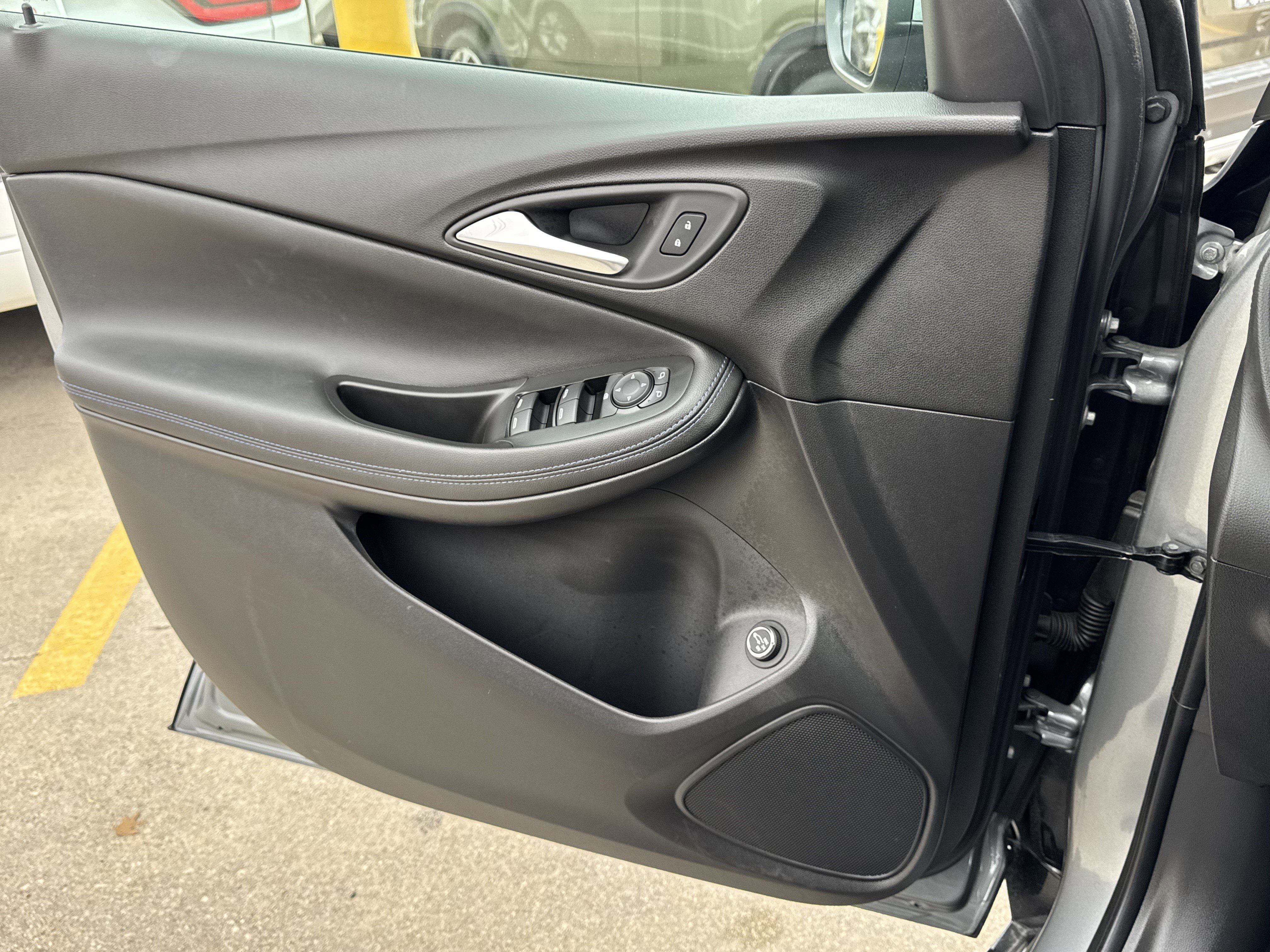 Used 2025 Buick Encore GX Sport Touring w/ Comfort Package image 22