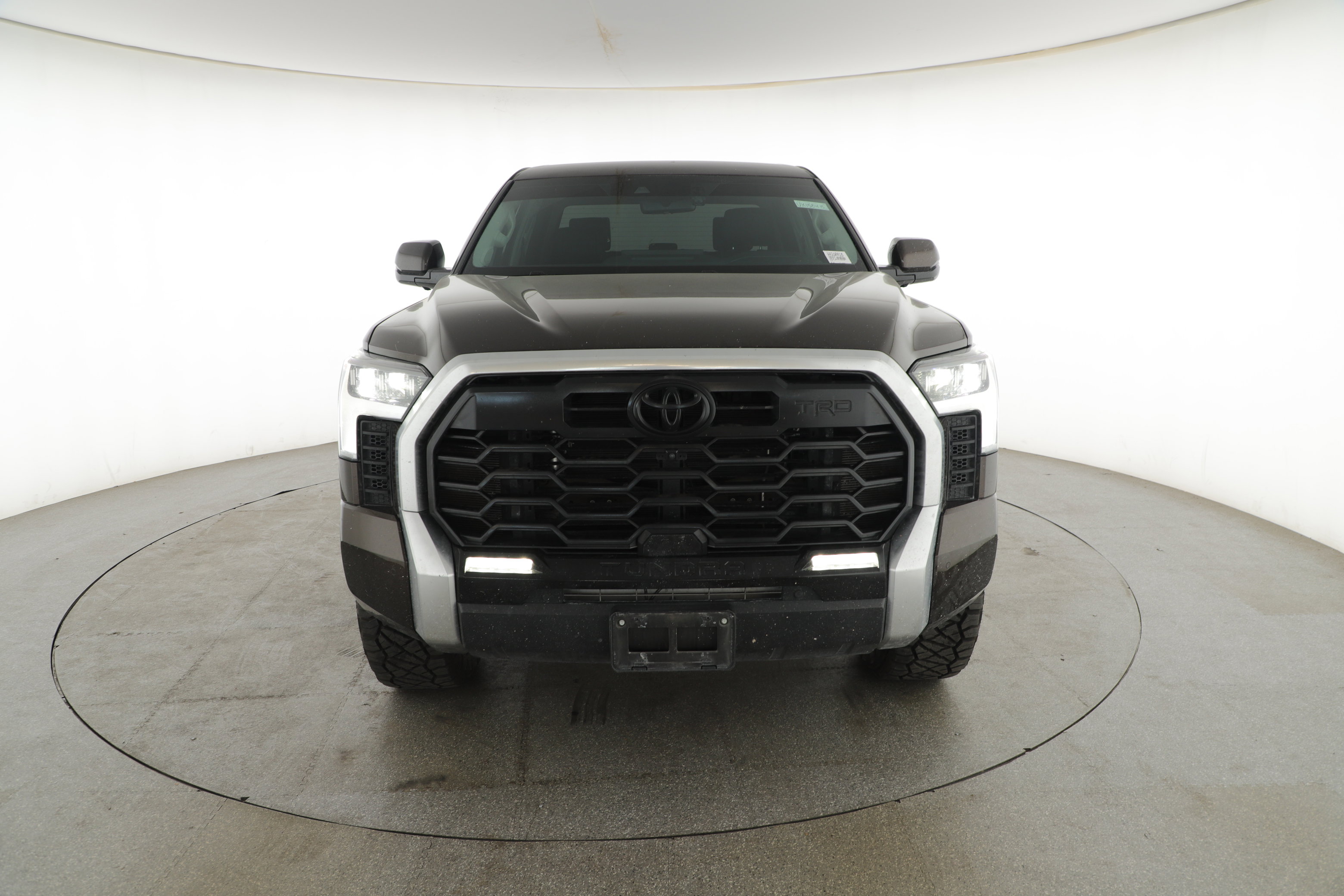 Used 2024 Toyota Tundra Limited image 2