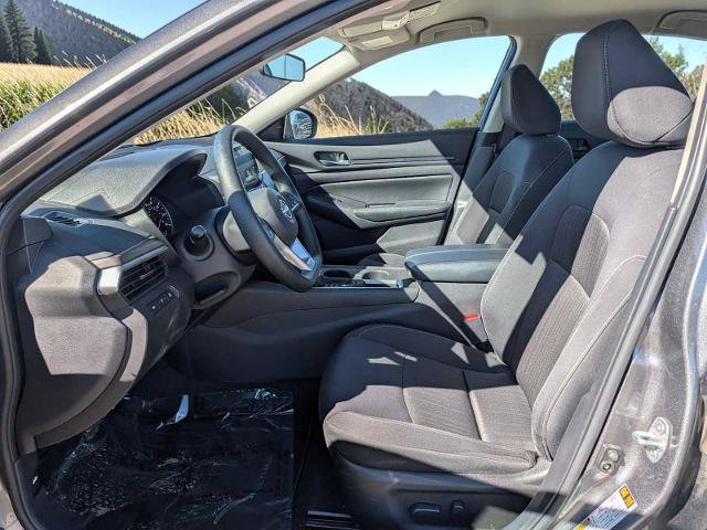 Used 2025 Nissan Altima 2.5 SV FWD image 12