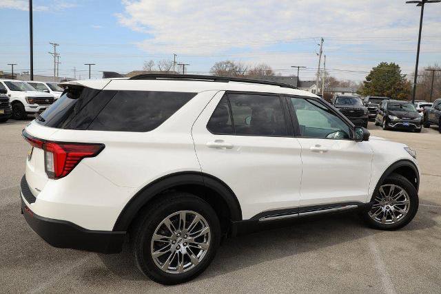 Certified 2025 Ford Explorer Active w/ Active Comfort Package image 3