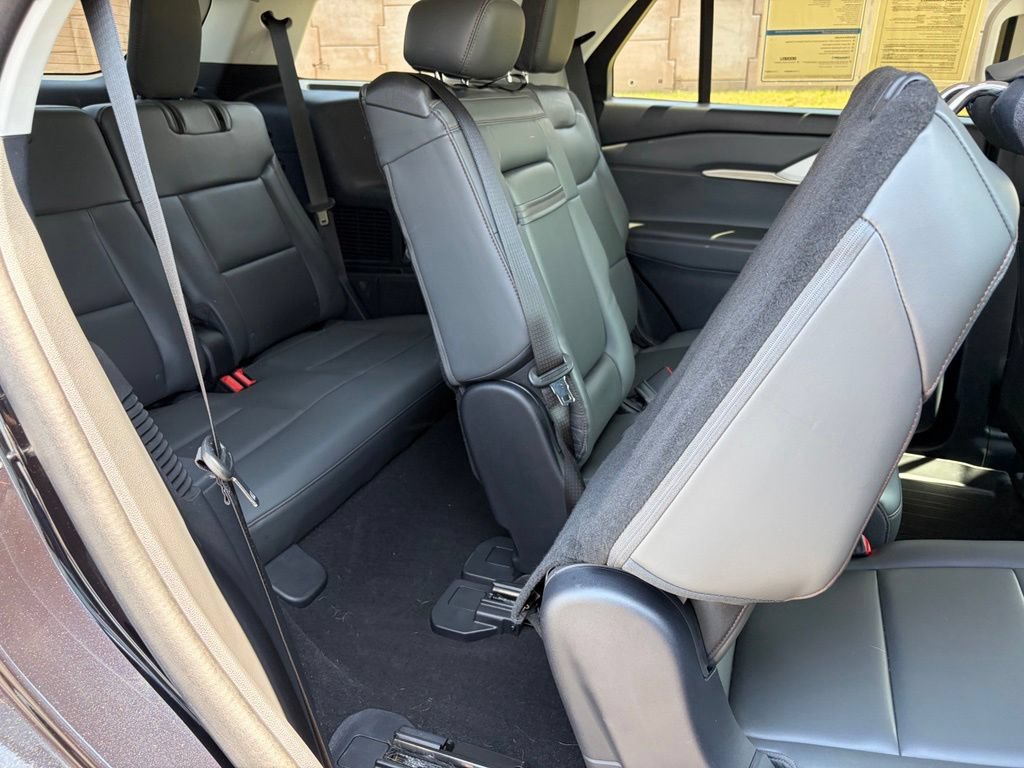 Certified 2025 Ford Explorer Active w/ Active Comfort Package AWD/4WD image 30