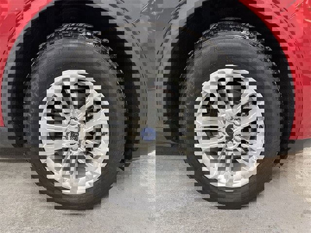 Certified 2020 Ford Escape SE image 2