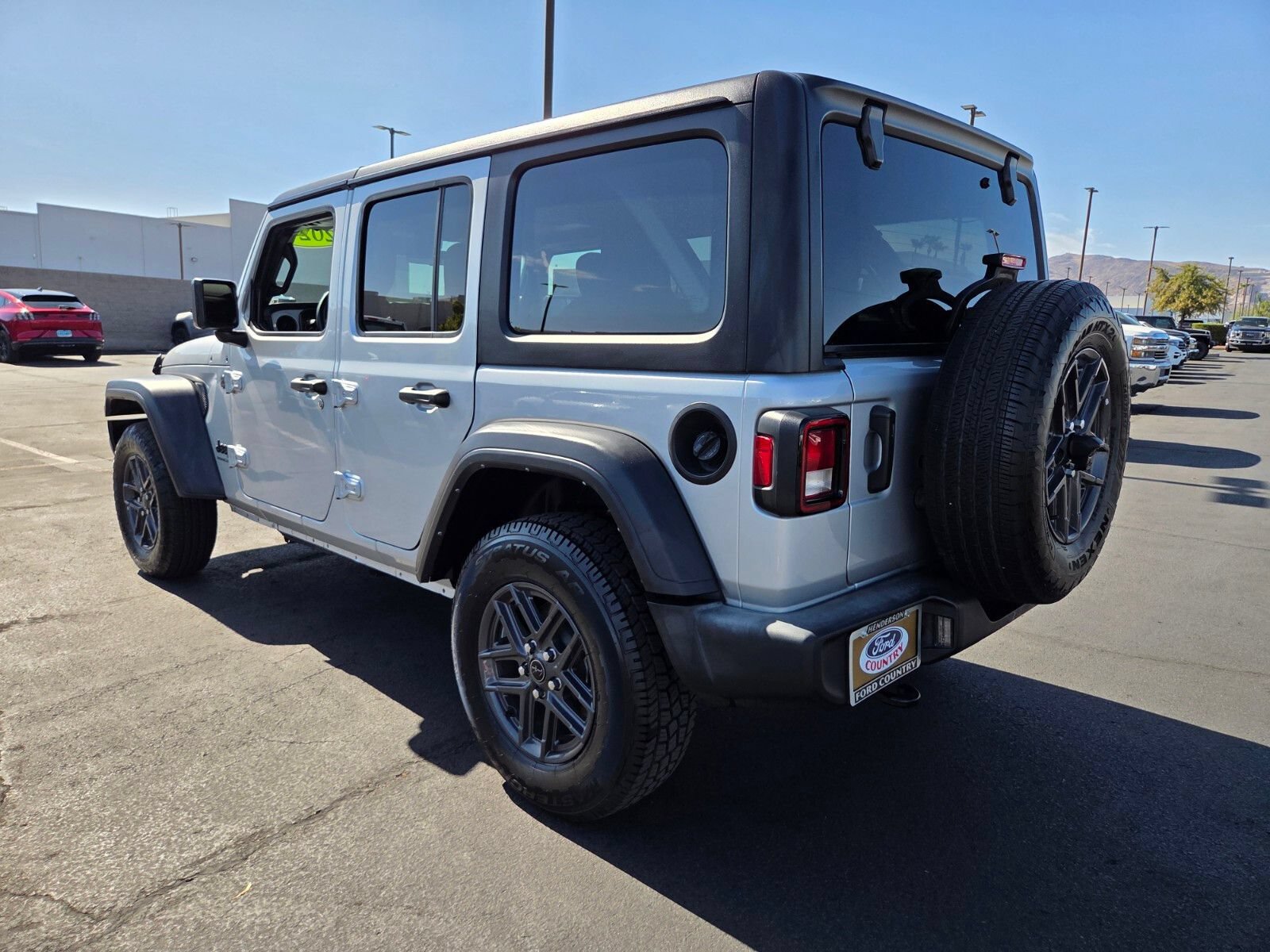 Used 2024 Jeep Wrangler Unlimited Sport AWD/4WD image 4