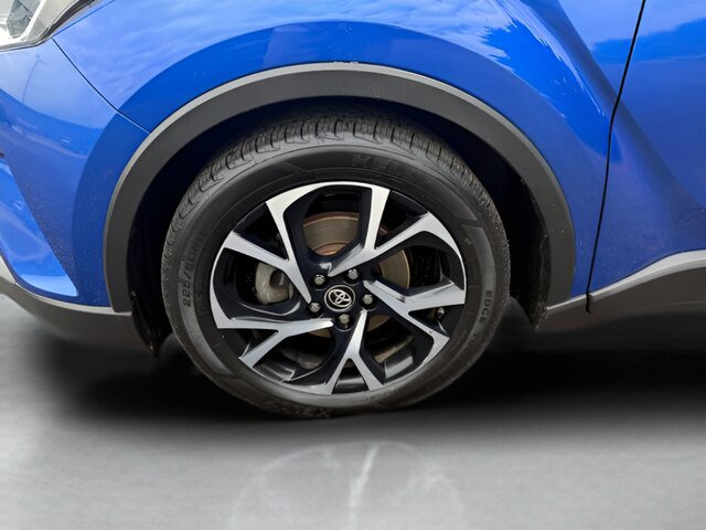Used 2019 Toyota C-HR XLE FWD image 22