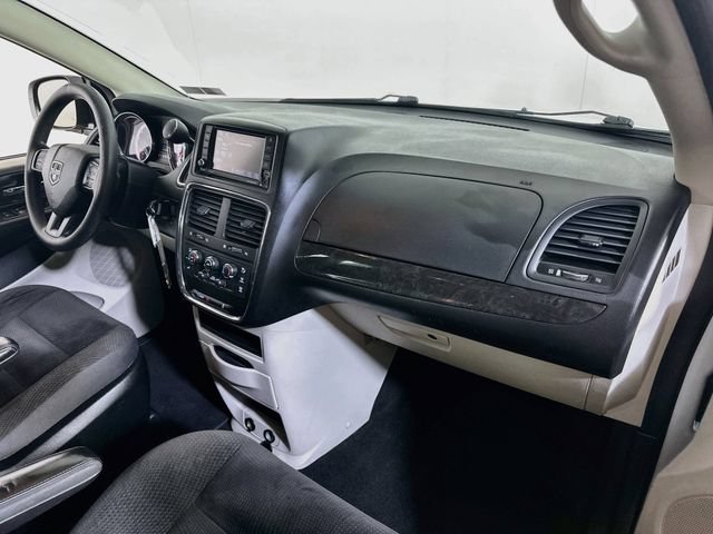Used 2018 Dodge Grand Caravan SE FWD image 13