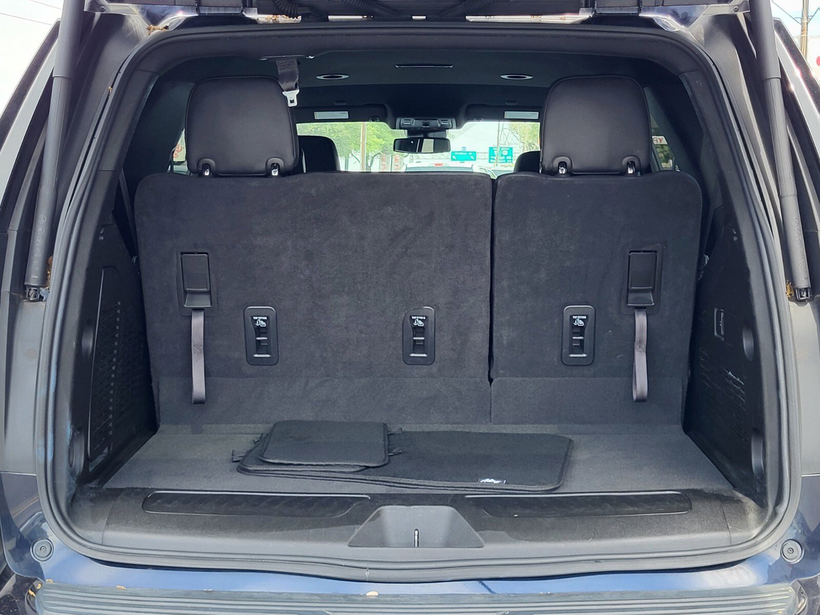 Used 2023 Chevrolet Tahoe LT image 29