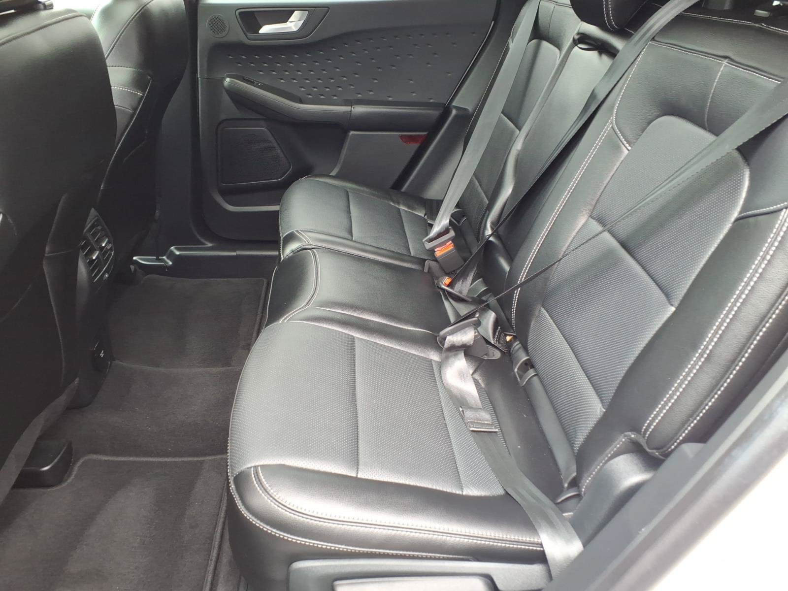 Certified 2020 Ford Escape Titanium AWD/4WD image 24