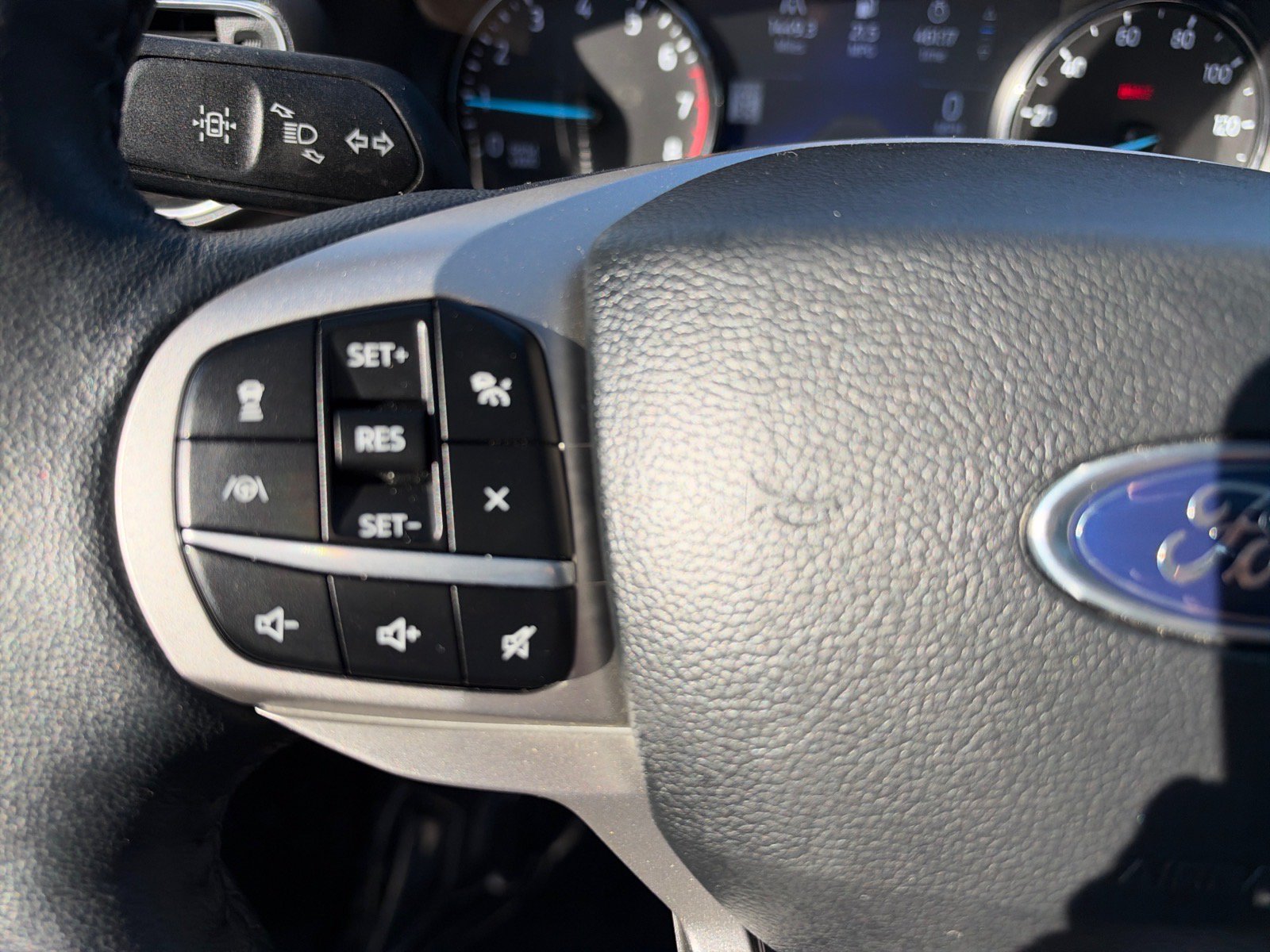 Certified 2023 Ford Explorer Limited w/ Limited Technology Package AWD/4WD image 30