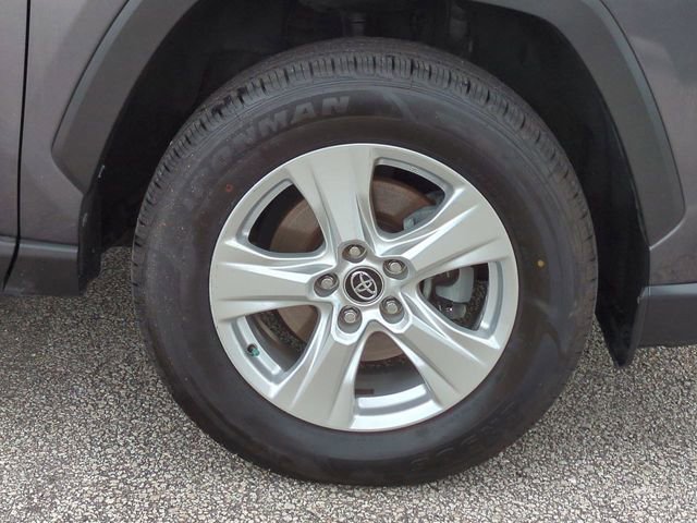 Used 2021 Toyota RAV4 XLE FWD image 11