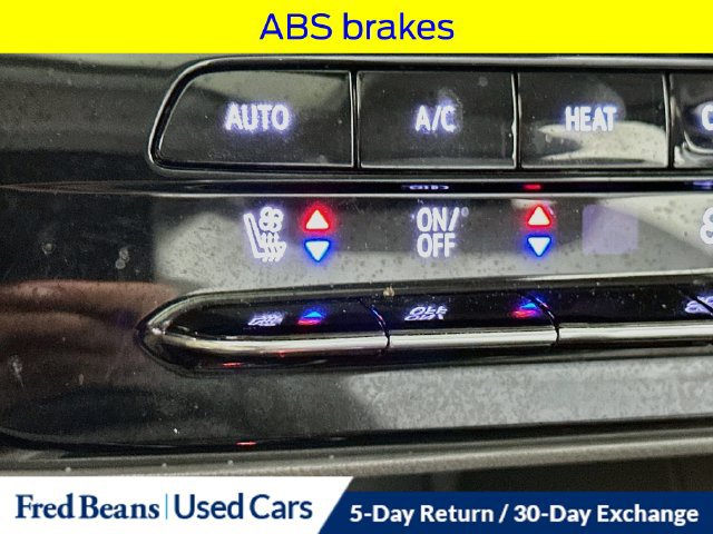 Used 2022 Chevrolet Bolt EUV Premier w/ Sun & Sound Package FWD image 25