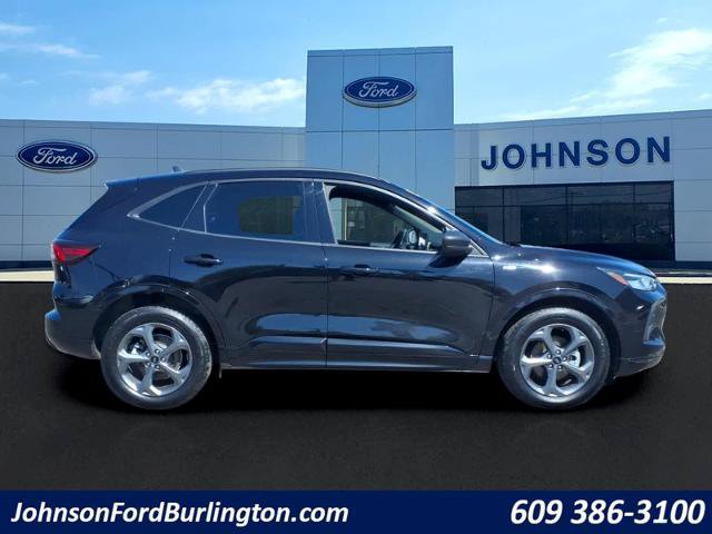 Certified 2023 Ford Escape ST-Line w/ Tech Pack #1 AWD/4WD image 2
