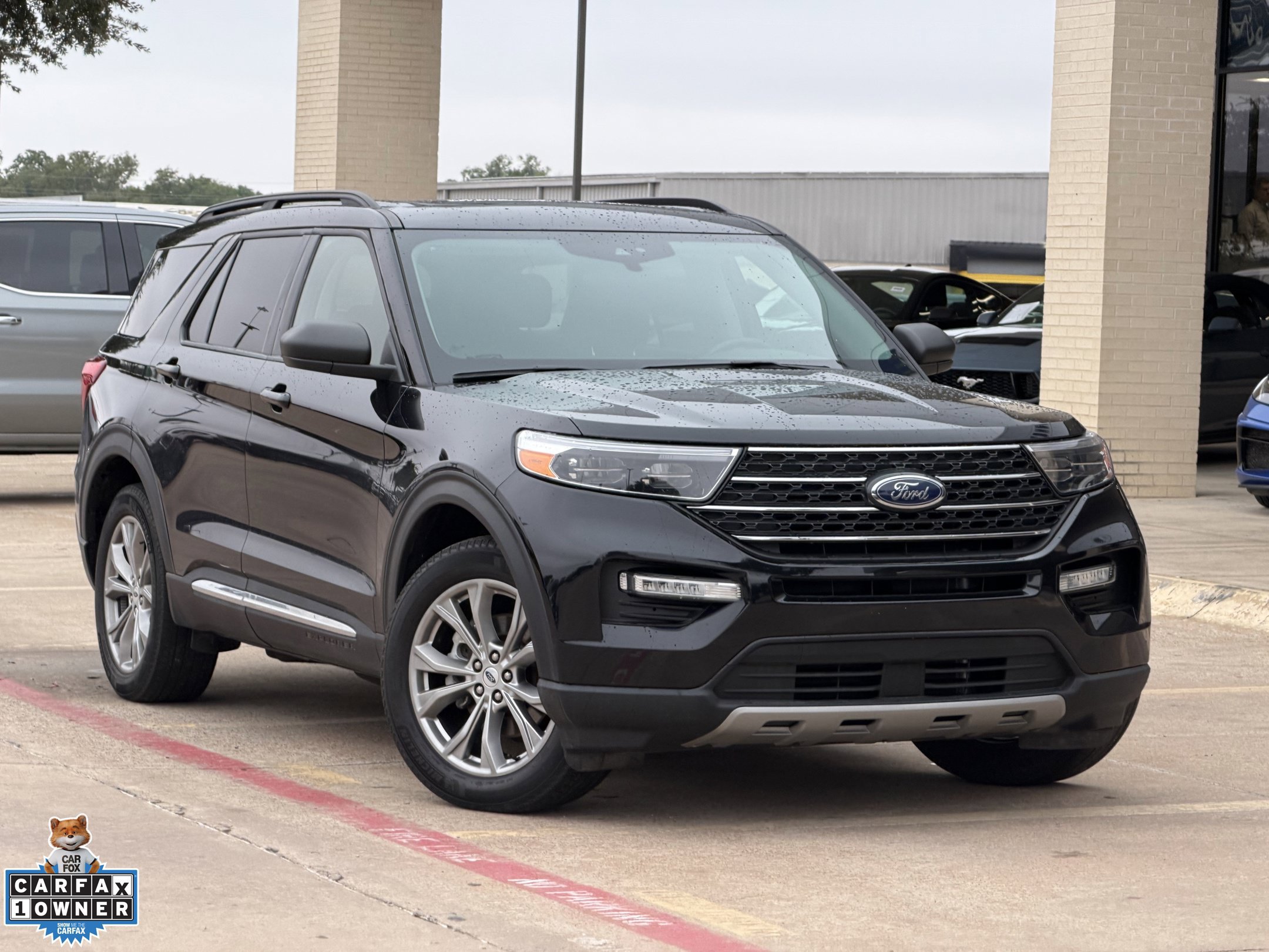 Certified 2023 Ford Explorer XLT w/ Equipment Group 202A AWD/4WD image 2