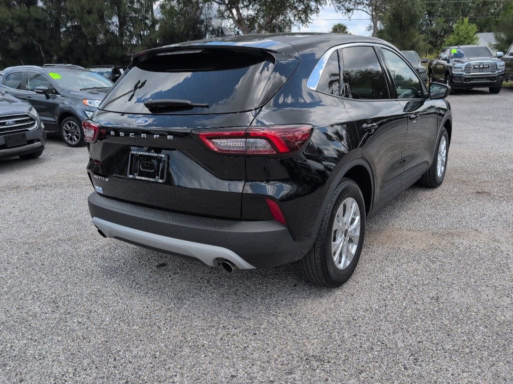Certified 2023 Ford Escape Active w/ Cold Weather Package FWD image 3