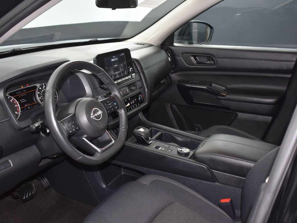 Used 2024 Nissan Pathfinder S image 8