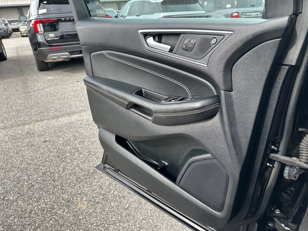 Certified 2022 Ford Edge Titanium image 21