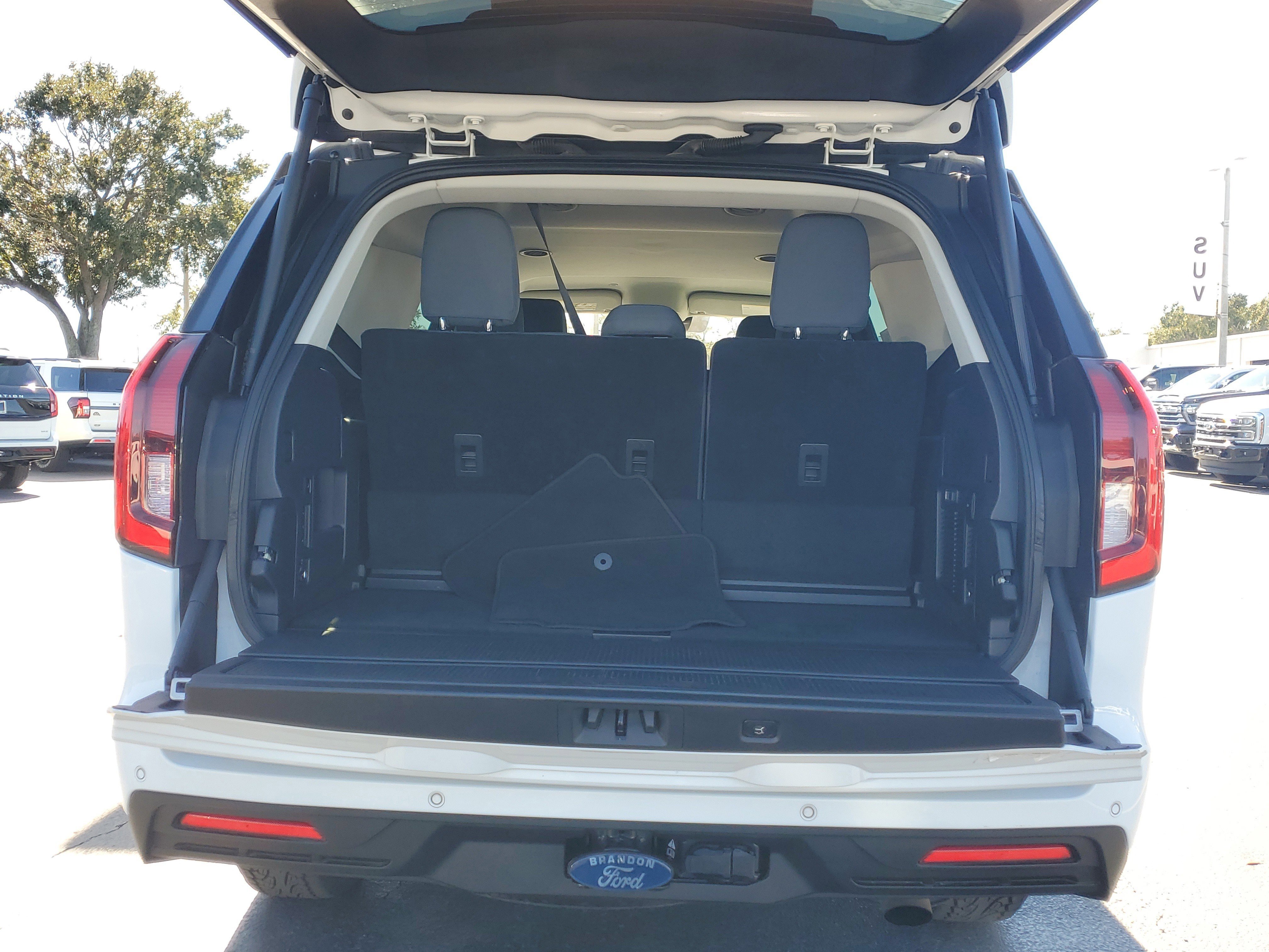 Certified 2025 Ford Expedition Active image 10