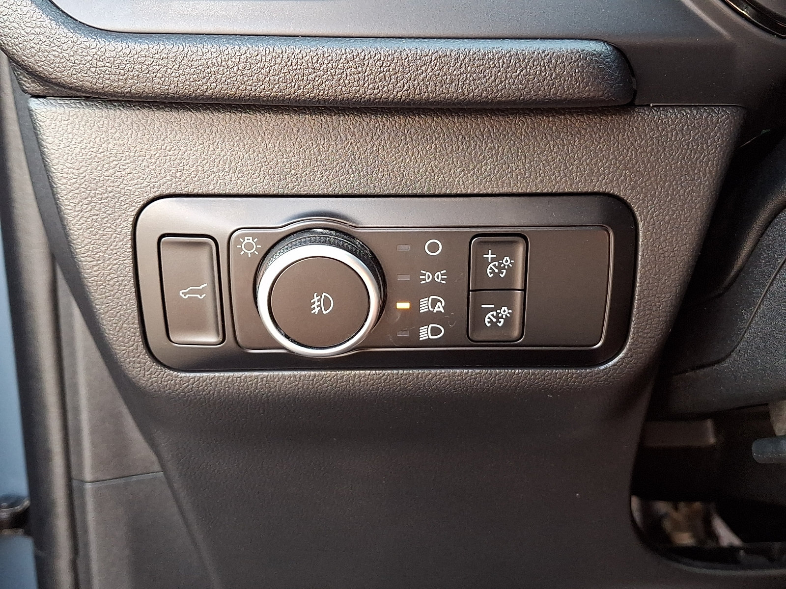 Certified 2025 Ford Escape ST-Line Select AWD/4WD image 24