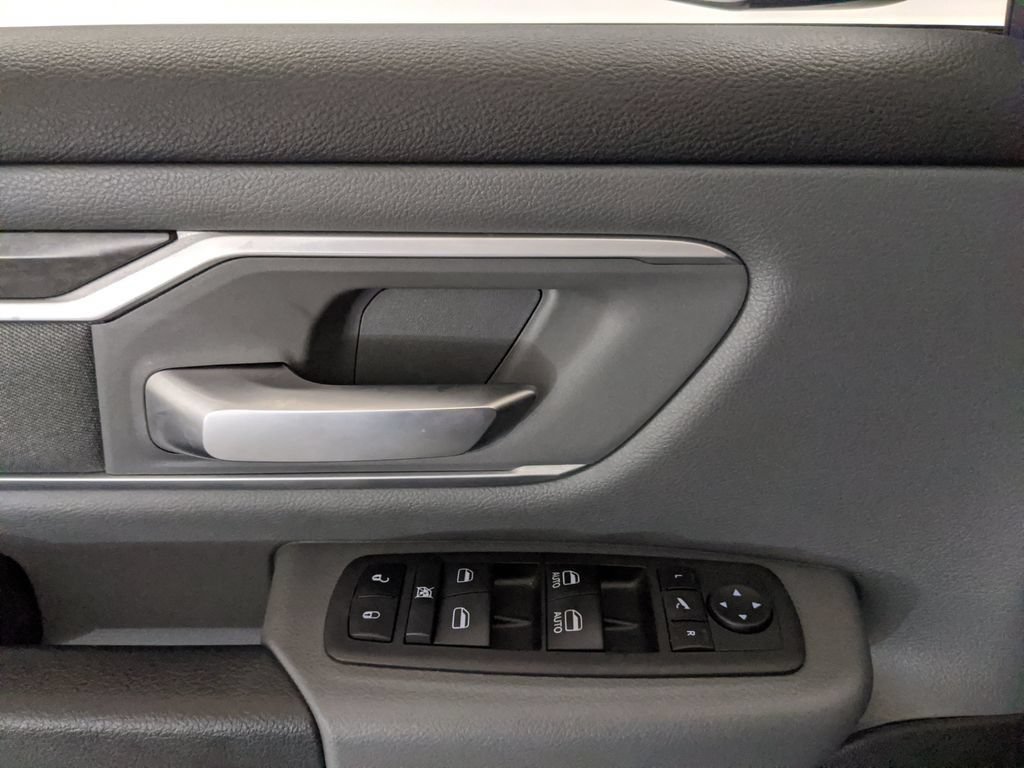Used 2023 RAM 1500 Big Horn AWD/4WD image 14