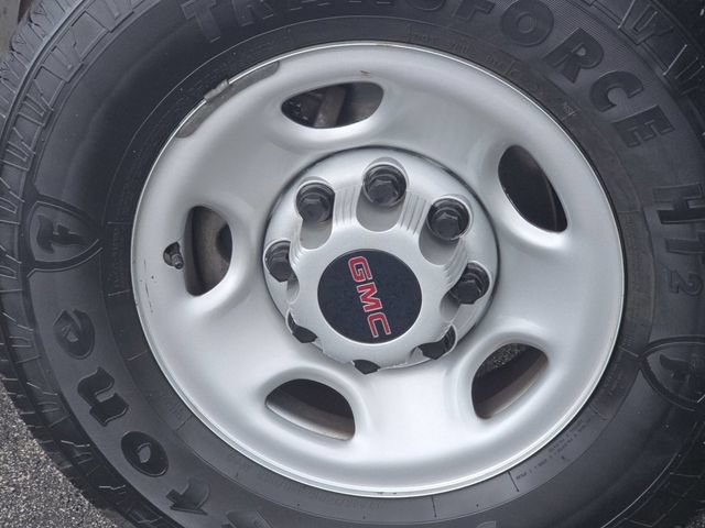 Used 2023 GMC Savana 3500 w/ Driver Convenience Package RWD image 6