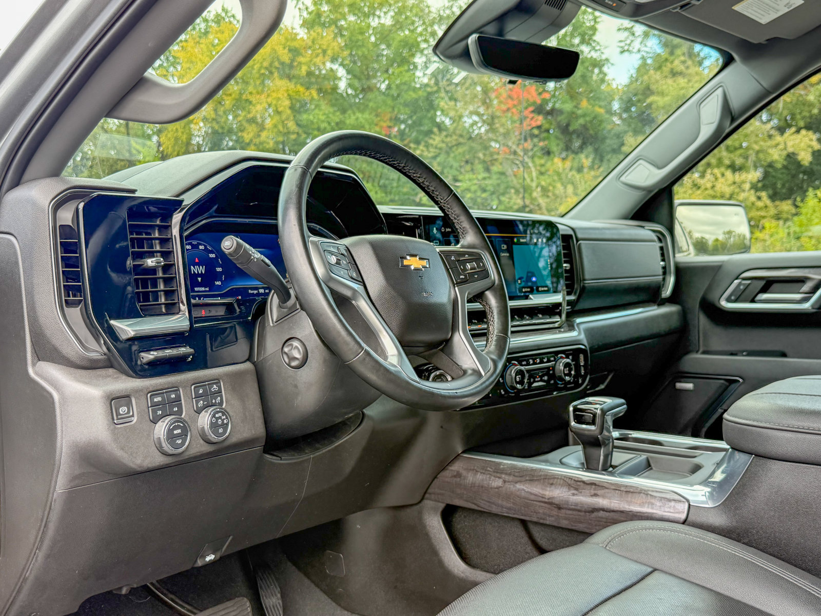 Used 2023 Chevrolet Silverado 1500 LTZ w/ Technology Package AWD/4WD image 14
