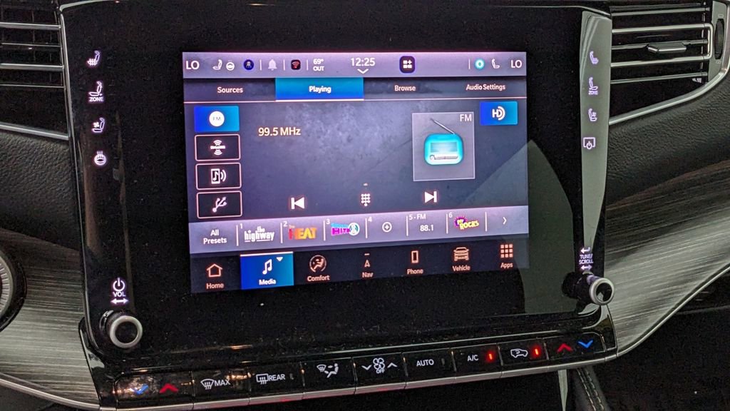 Used 2024 Jeep Wagoneer Series III image 25