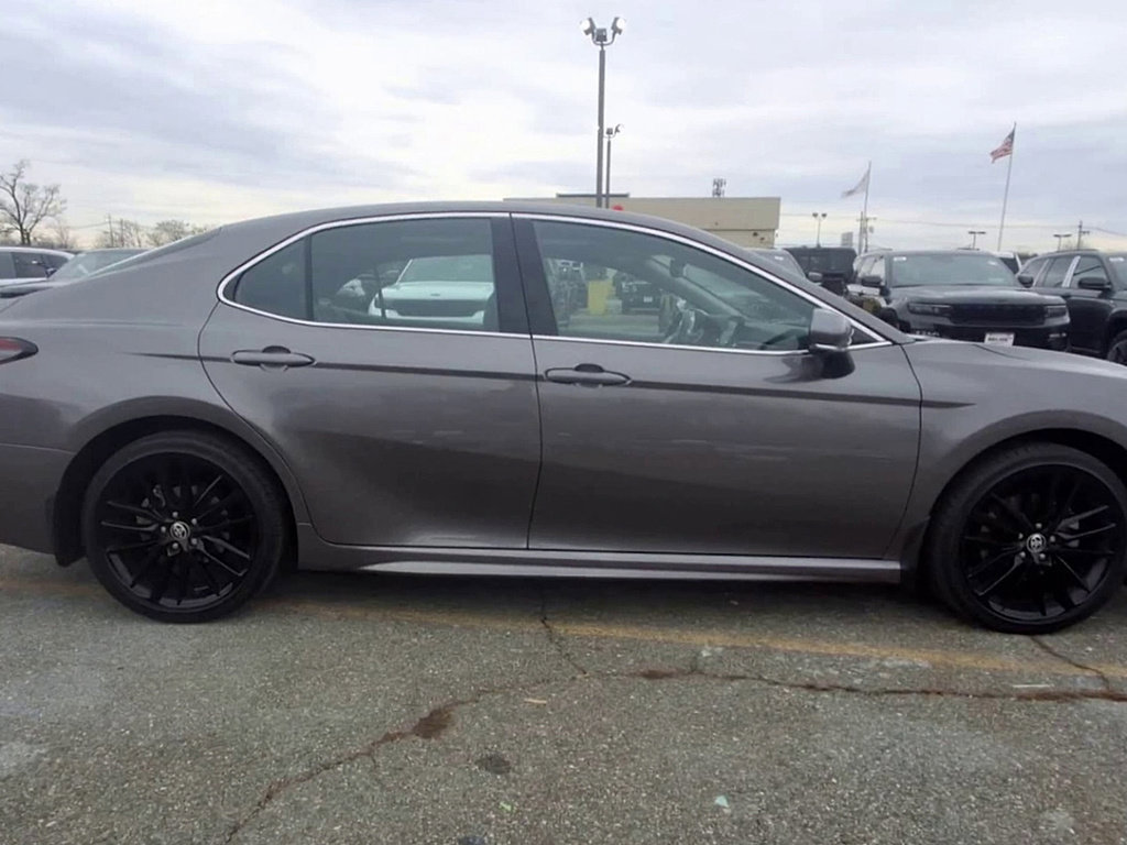 Used 2021 Toyota Camry XSE image 8