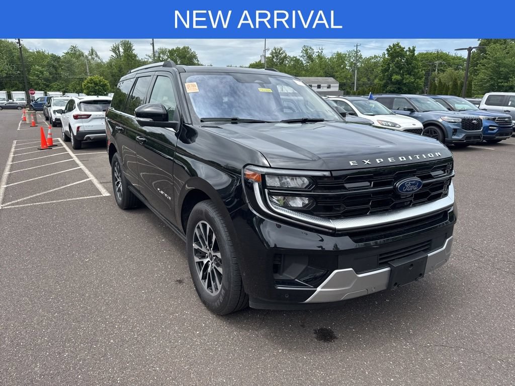 Certified 2025 Ford Expedition Platinum AWD/4WD image 3