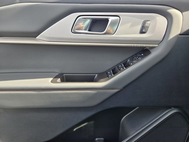 Certified 2025 Ford Explorer Active image 20