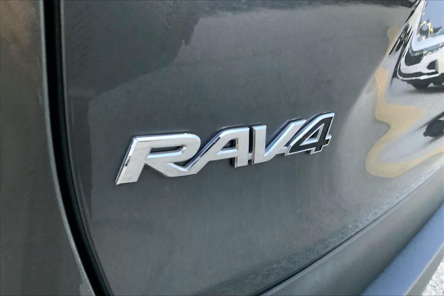 Used 2023 Toyota RAV4 XLE Premium FWD image 30