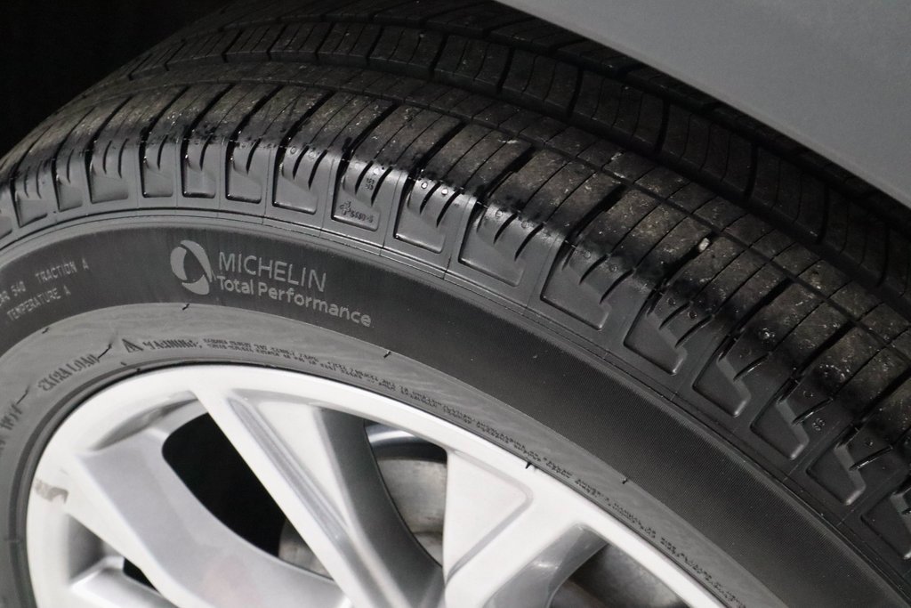 Certified 2022 Ford Explorer XLT w/ Equipment Group 202A image 22