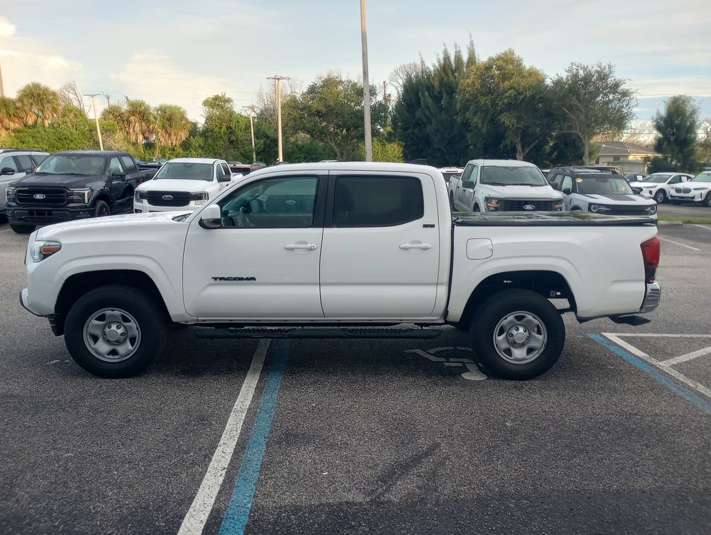 Used 2022 Toyota Tacoma SR5 RWD image 4