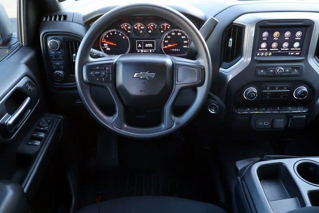 Used 2024 Chevrolet Silverado 1500 Custom Trail Boss w/ LPO, Dark Essentials Package image 4
