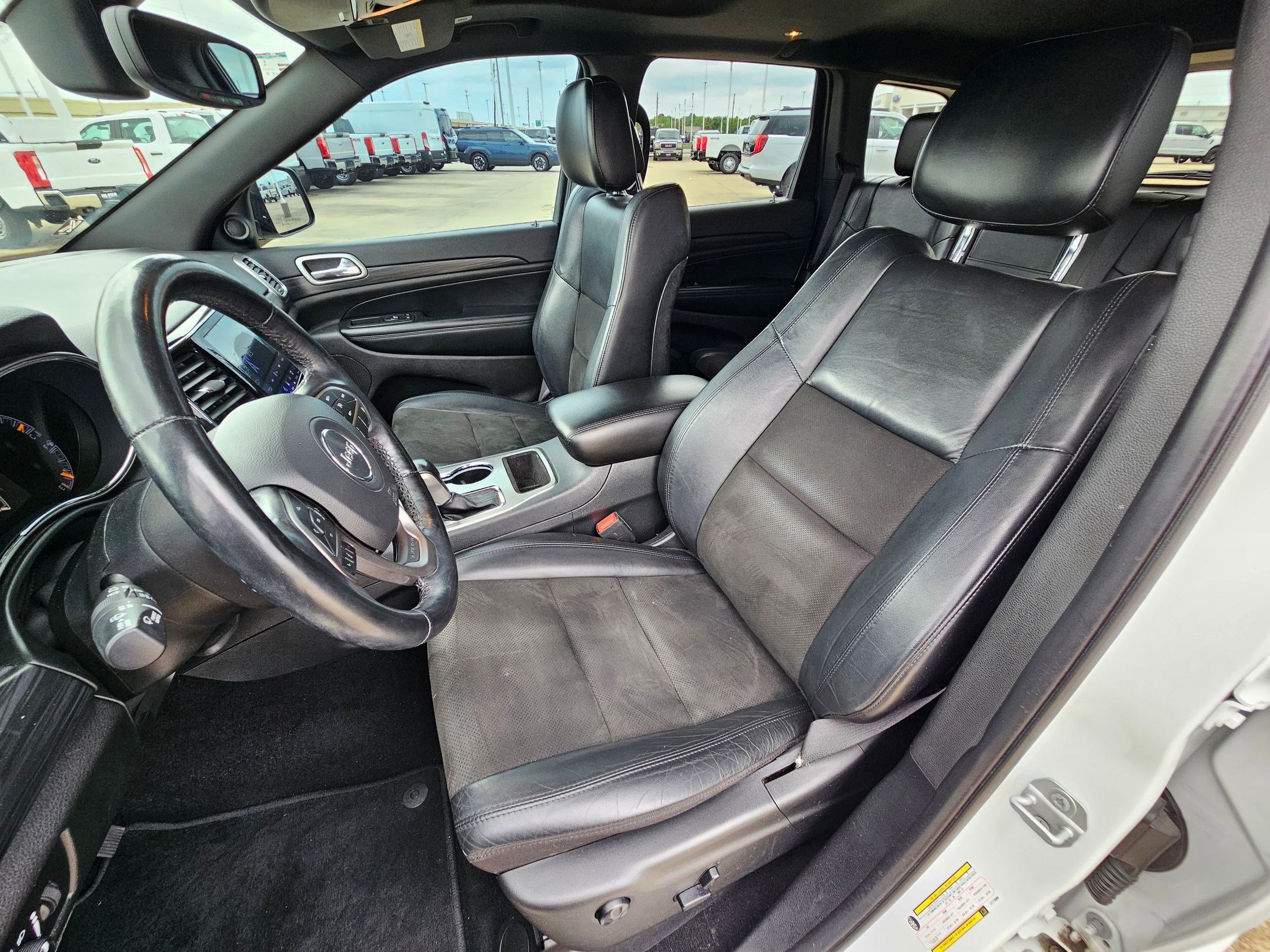 Used 2020 Jeep Grand Cherokee Altitude AWD/4WD image 15