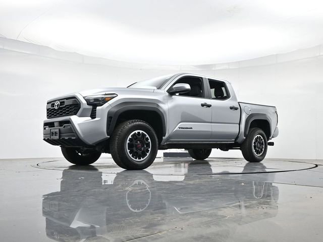 Used 2024 Toyota Tacoma TRD Off-Road AWD/4WD image 39