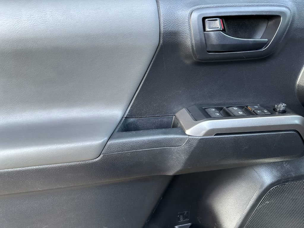 Used 2023 Toyota Tacoma SR5 RWD image 10