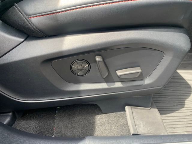 Certified 2025 Ford Explorer ST-Line w/ Premium Package AWD/4WD image 17
