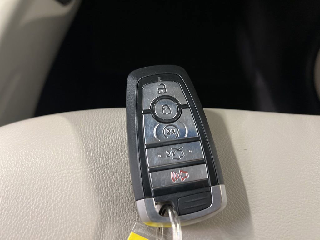 Certified 2019 Ford Edge Titanium w/ Cold Weather Package FWD image 38