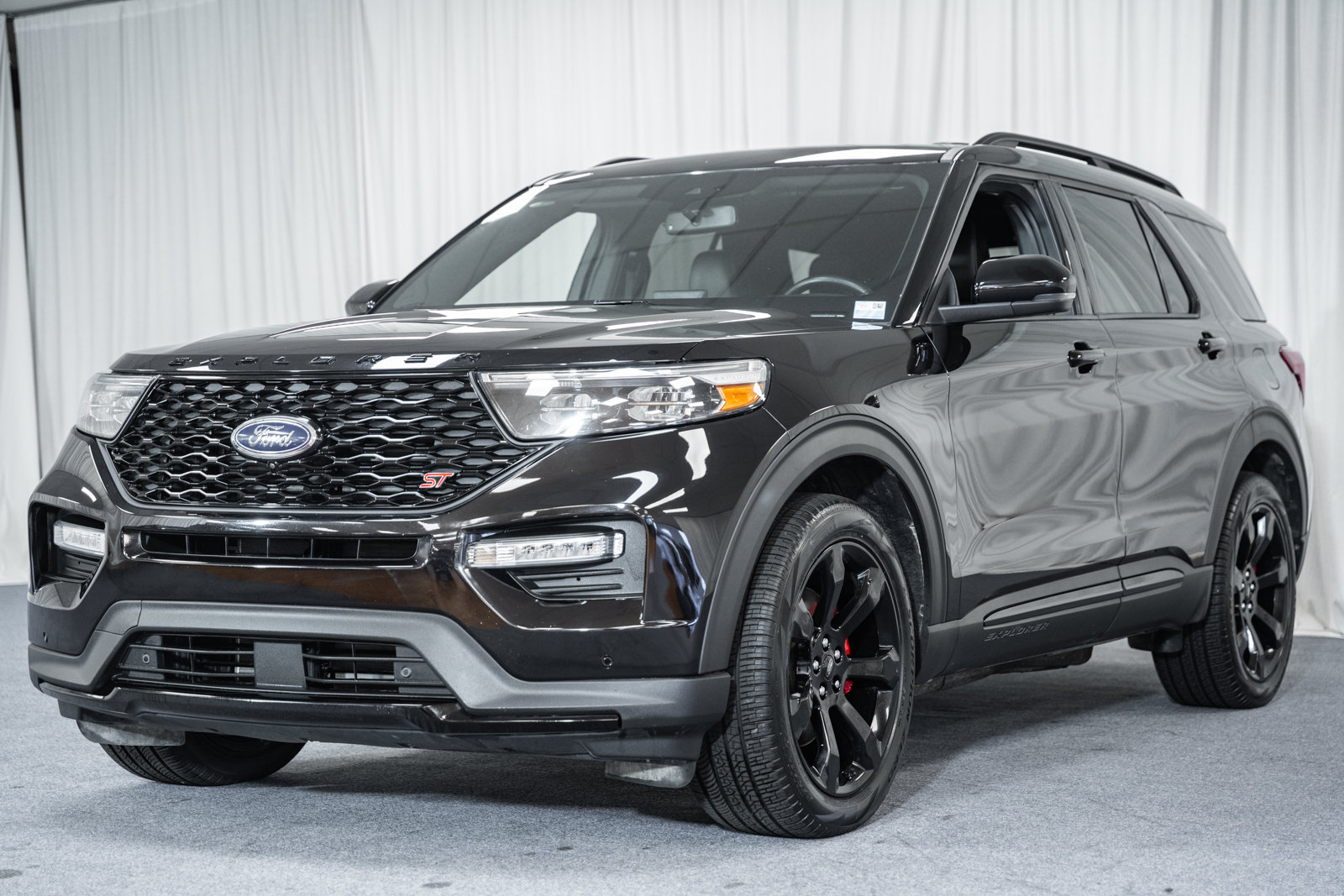 Certified 2023 Ford Explorer ST w/ Equipment Group 401A AWD/4WD image 3