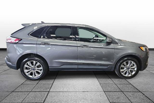 Certified 2022 Ford Edge Titanium AWD/4WD image 4